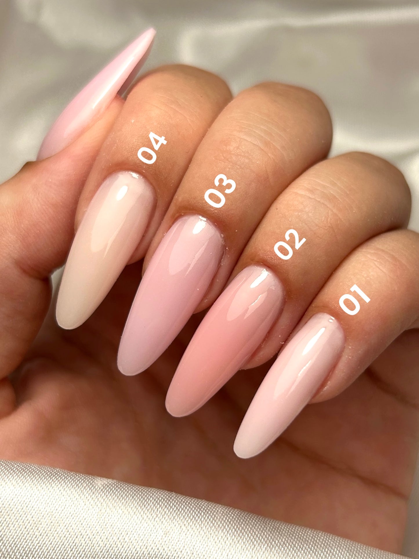 nagels met acryl-gel